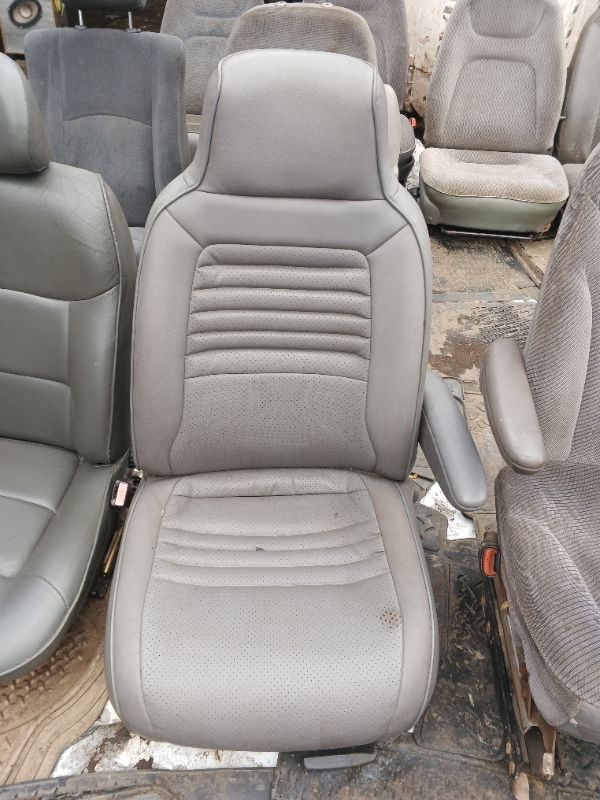 КРЕСЛОПАС Кресло пассажирское кожанное Додж караван 2 Chrysler — фото 1