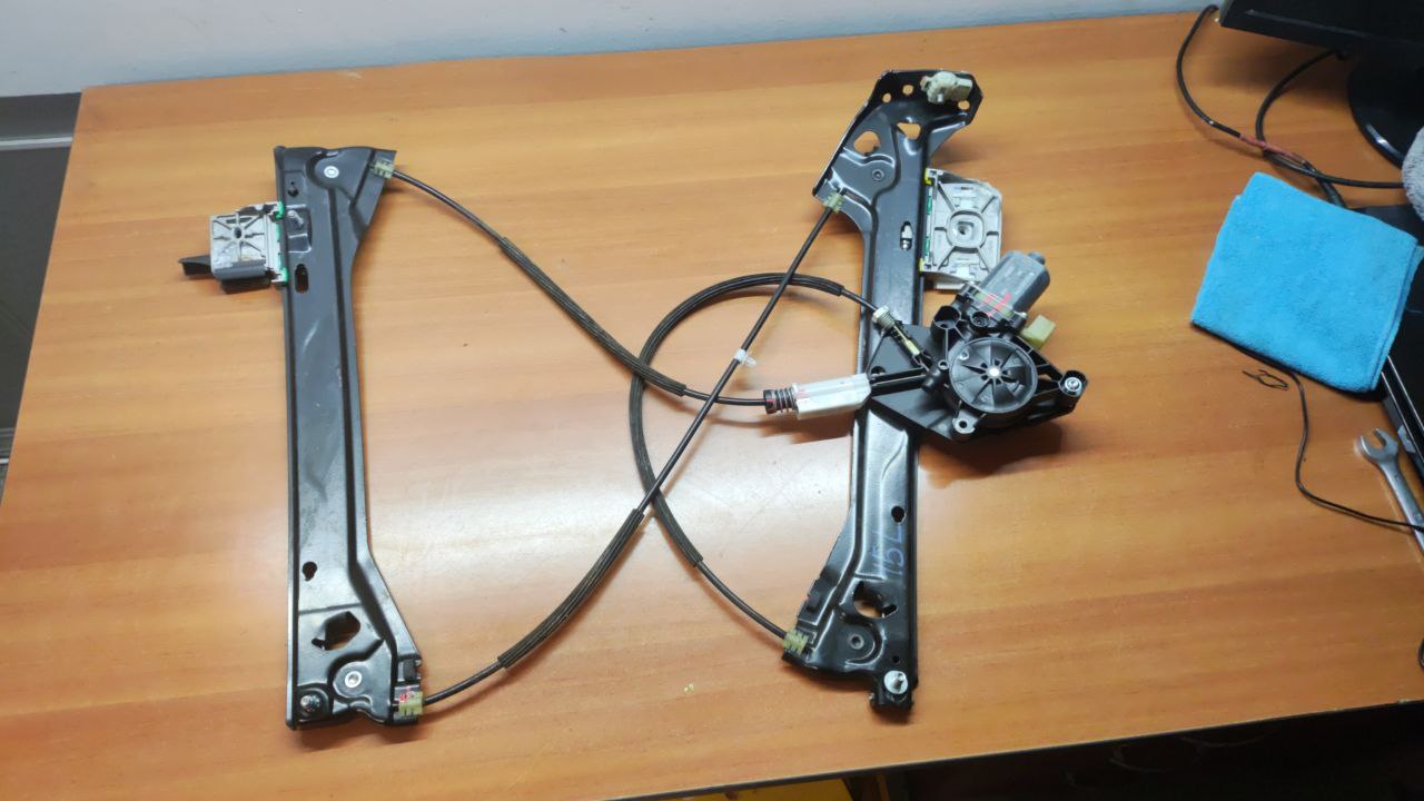 8S0837461 Механизм стеклоподъемника передней левой двери Genuine VW/Audi — фото 1